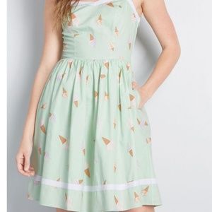 🍦🍦🍦Beautiful mod  cloth dress🍦🍦🍦🍦🍦
